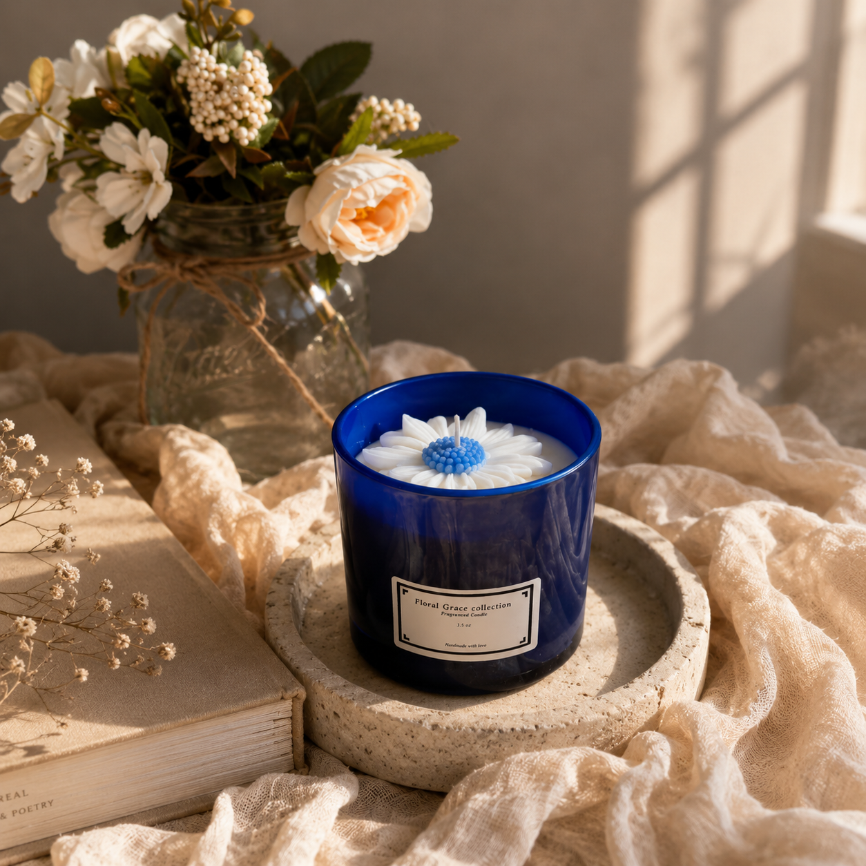 Velas con margaritas en azules serenos - Dulce Menta